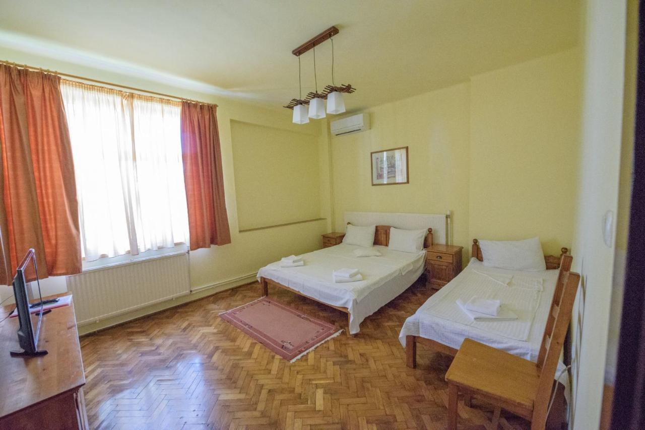 Pensiunea Tranzit Satu Mare Exteriör bild